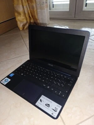 ASUS EeeBook X205TA - Immagine 1 di 3
