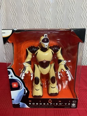 Mini Robosapien V2 Figure by WowWee - New in Box Robot Toy 2004 - Image 1 of 4