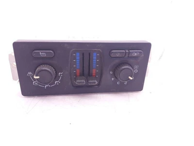 Control de temperatura estilo clásico con CA 05-07 GMC Sierra 1500 15832317 Foto 1 de 4