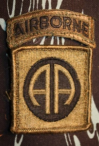Parche de hombro era Vietnam OD 82ª División Aerotransportada con pestaña combate tenue usado - Imagen 1 de 4