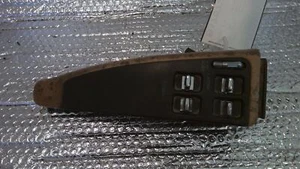 Interruptor de puerta delantero CHEVY CAPRICE 93 1628710-334 - Imagen 1 de 3