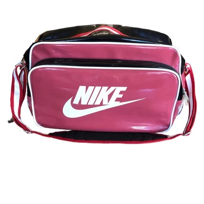 Bolso Mensajero De Colección Años 90 Nike Vinilo Cuerpo Lateral Bolso Blanco Rojo Swoosh Sport Foto 1 de 4