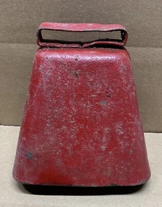 Vintage rote Metallkuhglocke mit Griff & Klatsch primitiv Bauernhaus Vieh gebraucht - Bild 1 von 10