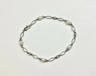 Women's 14k White Gold Bracelet with Pearls and Diamonds - Image 1 of 4
