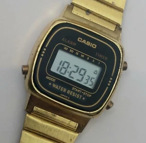 RARO DE COLECCIÓN DORADO PL. RELOJ DE CUARZO DIGITAL CASIO 526 LA670W HECHO EN JAPÓN - Imagen 1 de 3