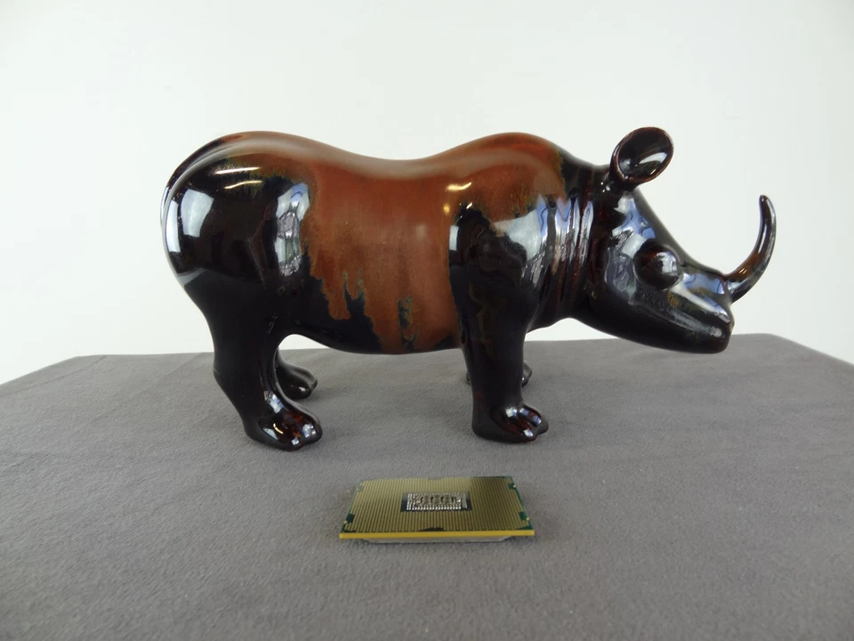 Intel SR0QR Xeon Processor E5-4650 20M Cache, 2.70 GHz, 8.00 GT/s Intel QPI - Image 1 of 1