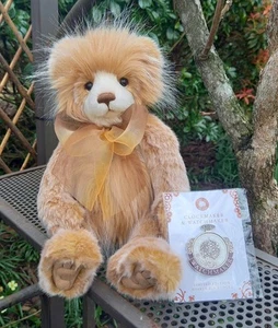 Charlie Bears Uhrmacher & Shaker Pin Anstecker entworfen von Isabelle Lee  - Bild 1 von 12