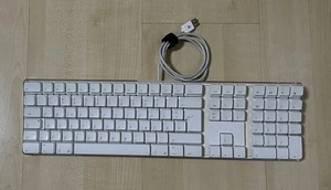 Apple A1048 USB Keyboard – DE (QWERTZ) - Bild 1 von 3