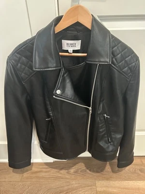 Chaqueta BB DAKOTA por Steve Madden "Going Places" Cuero Sintético Negro | Nueva sin Etiquetas | XL  Foto 1 de 4