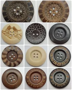 LUSSO GRANDI BOTTONI IN LEGNO - 40mm, CAFFÈ, MARRONE, LEGNO CHIARO, UCCELLINO, FATTI A MANO, UK - Foto 1 di 12