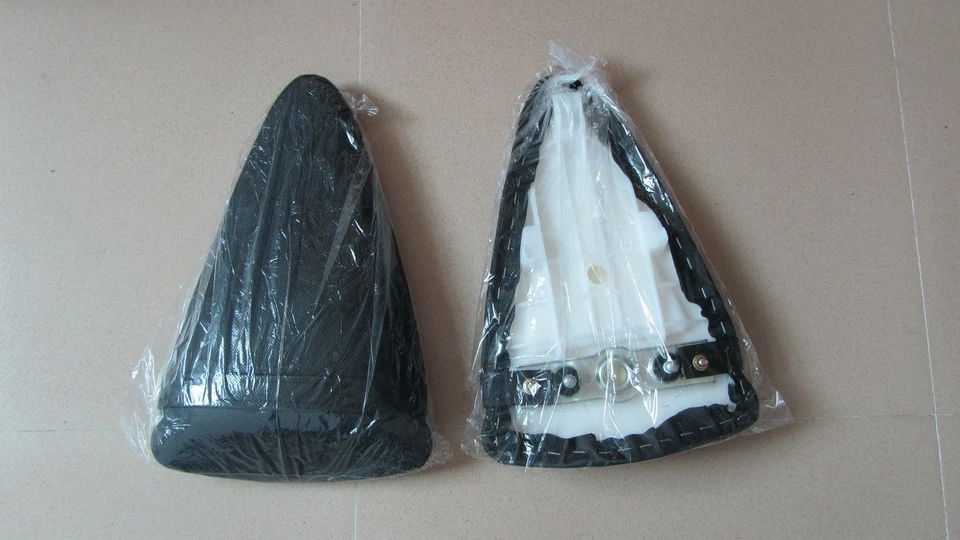 Alfombrilla de asiento de pasajero trasero apta para Kawasaki Ninja ZX6R ZX600P 2007-08 Foto 1 de 1