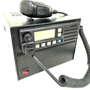 Używany nadajnik-odbiornik pasma lotniczego IC-A110 VHF-AM FCC ID AFJIC-A110 - Zdjęcie 1 z 3