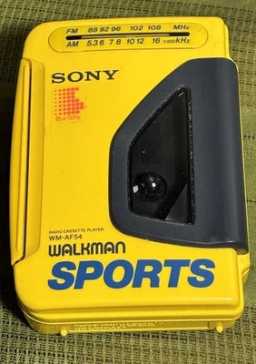 VINTAGE Sony Walkman Sports WM-AF54 giallo AM/FM radio lettore cassette testato - Immagine 1 di 3