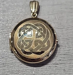 9ct Yellow Gold Celtic Love Knot Round Locket Photo Pendant - Picture 1 of 11