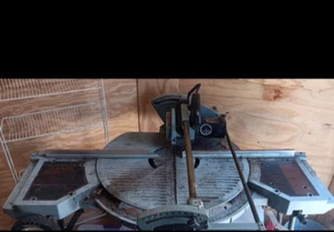 DELTA Sawbuck Frame & Trim saw - Picture 1 of 2