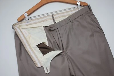 Pantalones informales Brioni beige hechos en Italia Foto 1 de 4