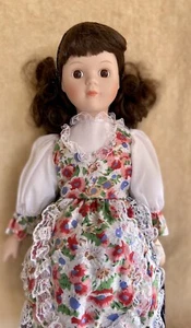 Vintage American Dreams🇭🇺”Hungary” Hungarian Dance #5 Music Box Doll - Picture 1 of 9