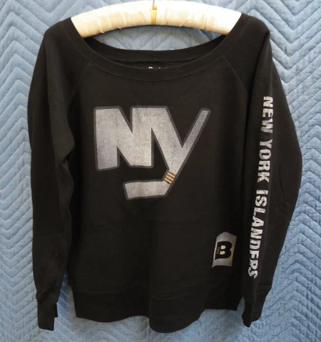 NHL New York Islanders Women's Reebok LARGE NECK OPENING Sweatshirt Medium Black Cover