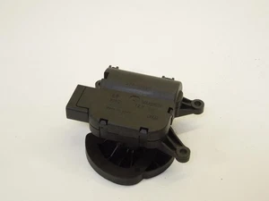 Audi A4 Cabriolet 8H B7 Climate Control Flap Positioning Motor For Footwell - Picture 1 of 7
