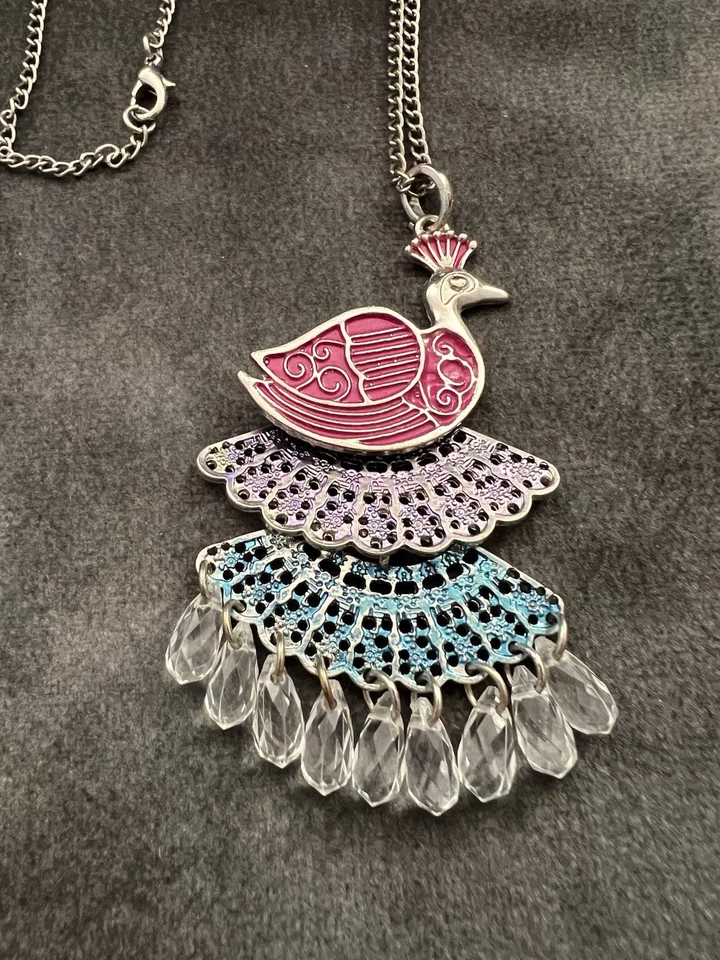 Collar largo con colgante de pavo real de cristal sintético azul púrpura púrpura mudo Foto 1 de 4