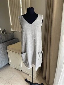 Zara Kleid Damen klein grau weiß Tasche bequem erdig klassisch minimalistisch - Bild 1 von 4