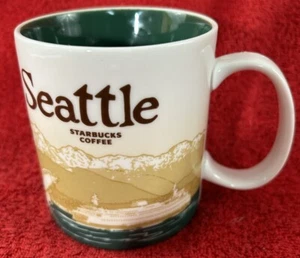 Taza de café Starbucks Seattle WA 2011 serie coleccionista 16 oz Green Fish Skyline - Imagen 1 de 6