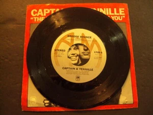 The Hollies Carrie-Anne Epic 5-10180 45 RPM Vinyl NM ID:87768 - Picture 1 of 3