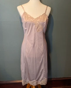 Vintage Wonder Maid beige Satin Full Slip Gr. S Spitze Top und Saum verstellbarer Träger - Bild 1 von 14