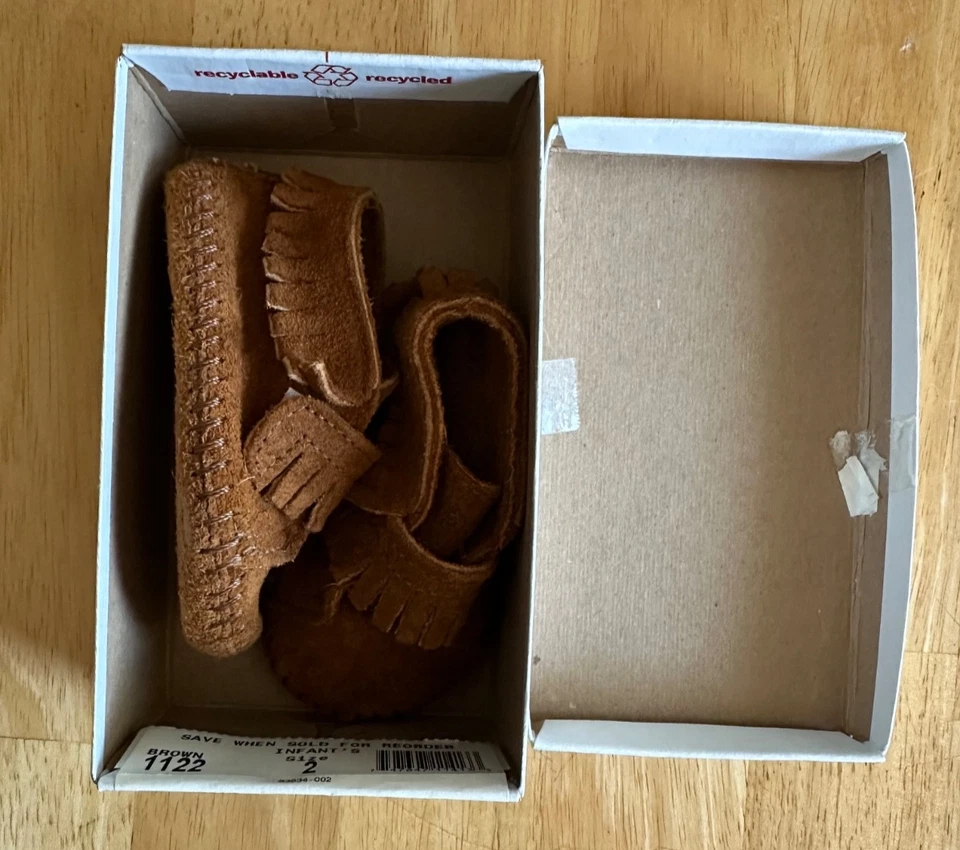 Minnetonka Infants sz 2 Moccasins Brown w fringe/ box Pre-Owned VG Pa-Poo-Shu - Image 1 of 4
