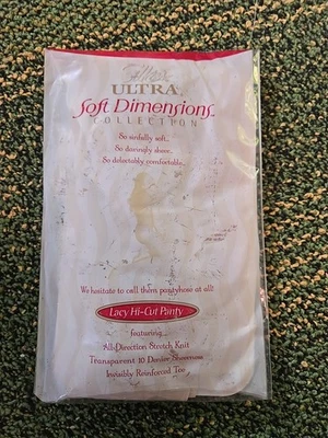 Pantimedias Silkies Ultra Soft Dimensions encaje corte alto grandes blanco roto Foto 1 de 3