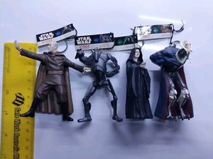 Star Wars / Keychains/ Dooku, Super Battle Droid, Emperor, Grievous - Picture 1 of 3