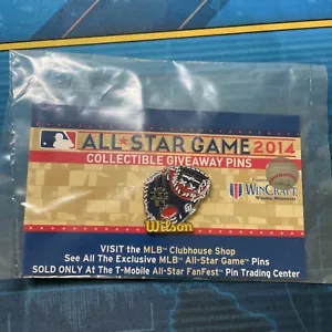 MLB All-Star Game 2014 Wilson Glove Collectible Giveaway Pin WinCraft Minnesota - Picture 1 of 2