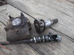Massey Harris 30 Standard MH Tractor steering sector gear box w/ short shaft - Picture 1 of 8