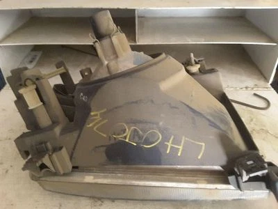 FARO AUDI 100 L. 92 68800 Foto 1 de 2