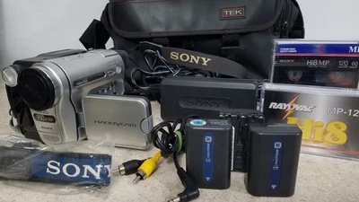 📹 Sony Handycam CCD-TRV138 Video Hi8 Nightshot + 3 Batteries + Tapes +📹 - Image 1 of 4