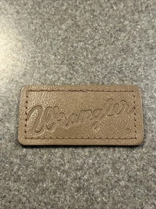 Wrangler Marke Patch Hard Vinyl 1 1/4” x 2 1/2” zum Aufnähen einzigartig gestempelt - Bild 1 von 4