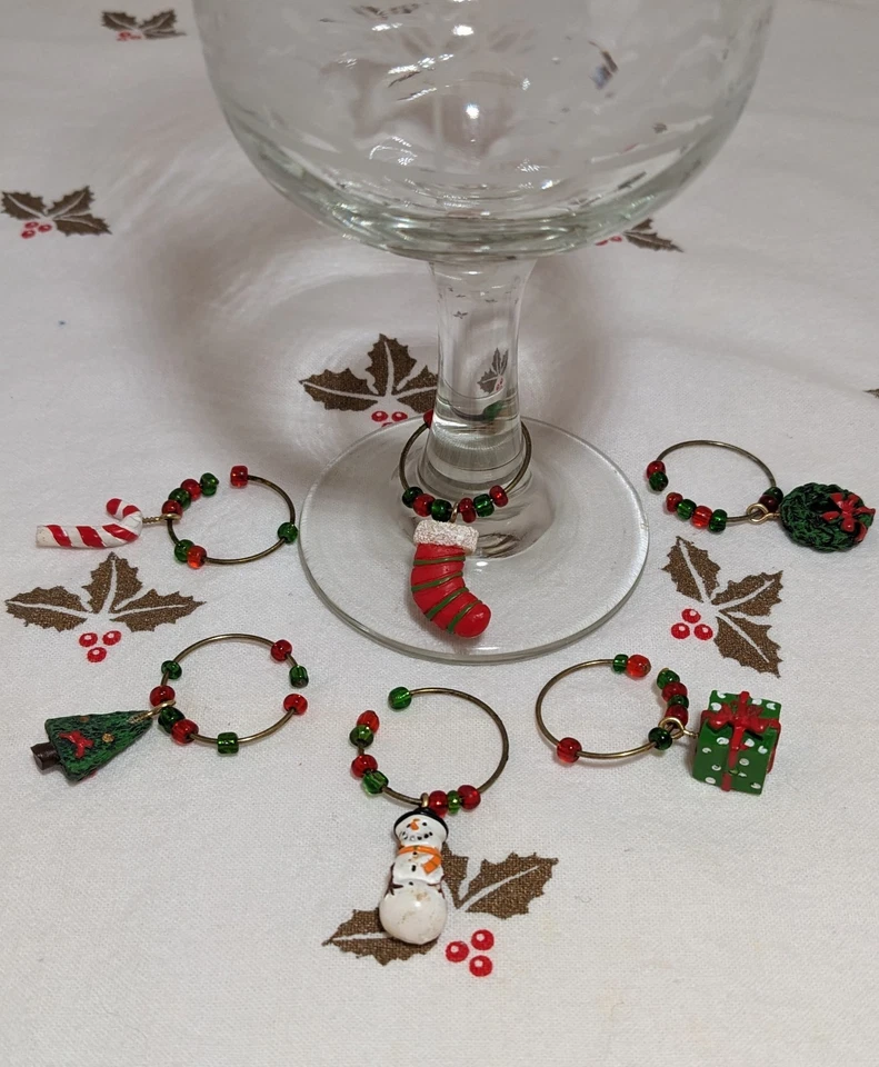 6 dijes de copa de vino con anillo de metal de Navidad marcadores fiesta navideña Foto 1 de 4
