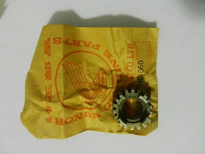 HONDA ATC70 CT70 C70 ATC 70 C 70 NUEVO OEM EJE PRINCIPAL SEGUNDA MARCHA 18T 23431-040-060 Foto 1 de 3