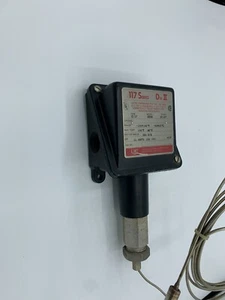 UNITED ELECTRIC CONTROLS TEMPERATURE SWITCH E117-2BSB - Picture 1 of 6