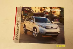 2013 Toyota Highlander Accessories Brochure - Picture 1 of 2