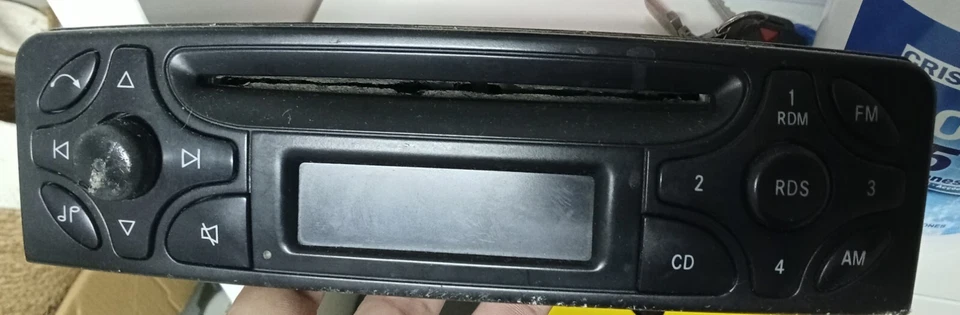 Radio CD Original Mercedes Benz Clase C W203  - Imagen 1 de 2