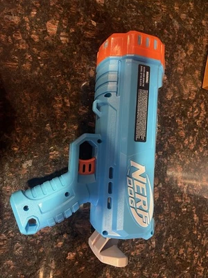 Теннисная бластерная пушка для собак Nerf - Изображение 1 из 3