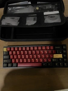 Neo65 Custom Keyboard Aluminum 65% Mechanical Keyboard - Picture 1 of 3