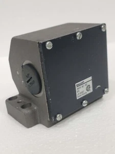INTERRUPTOR LÍMITE 5 POSICIONES BALLUF LR 50067 BNS 542-B5-R12-72-10 ENVÍO RÁPIDO - Imagen 1 de 10