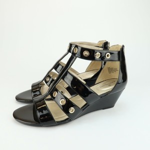 bandolino patent leather wedge