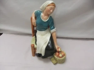 Royal Doulton Figurine HN 2160 THE APPLE MAID Height 17 cm - Picture 1 of 6