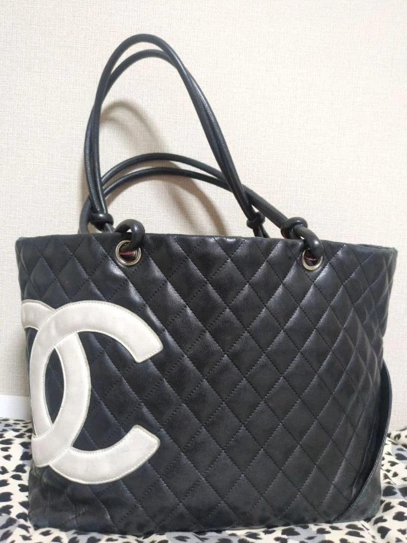 Chanel Cambon Ligne ダイヤモンドステッチ バケットバッグ CHANEL Cambon Ligne Diamond Quilted Tote Bag | COCOON