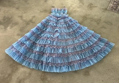 Vestido vintage de tul de encaje azul lila de los años 50 Cupcake fiesta de damas de honor Foto 1 de 4