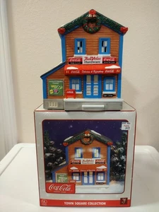 Coca-Cola Town Square Collection True Value Baumarkt 2004 nur ein Jahr - Bild 1 von 14