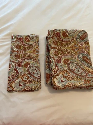 POTTERY BARN Bella Paisley Organic Cotton Duvet + Euro Sham : Full / Queen RED - Image 1 of 4